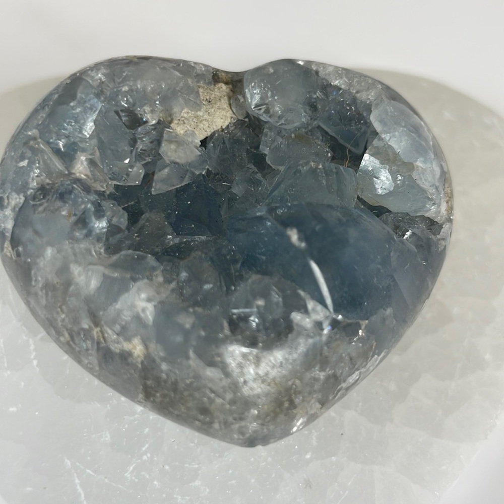Celestite heart - Picture 4 of 4